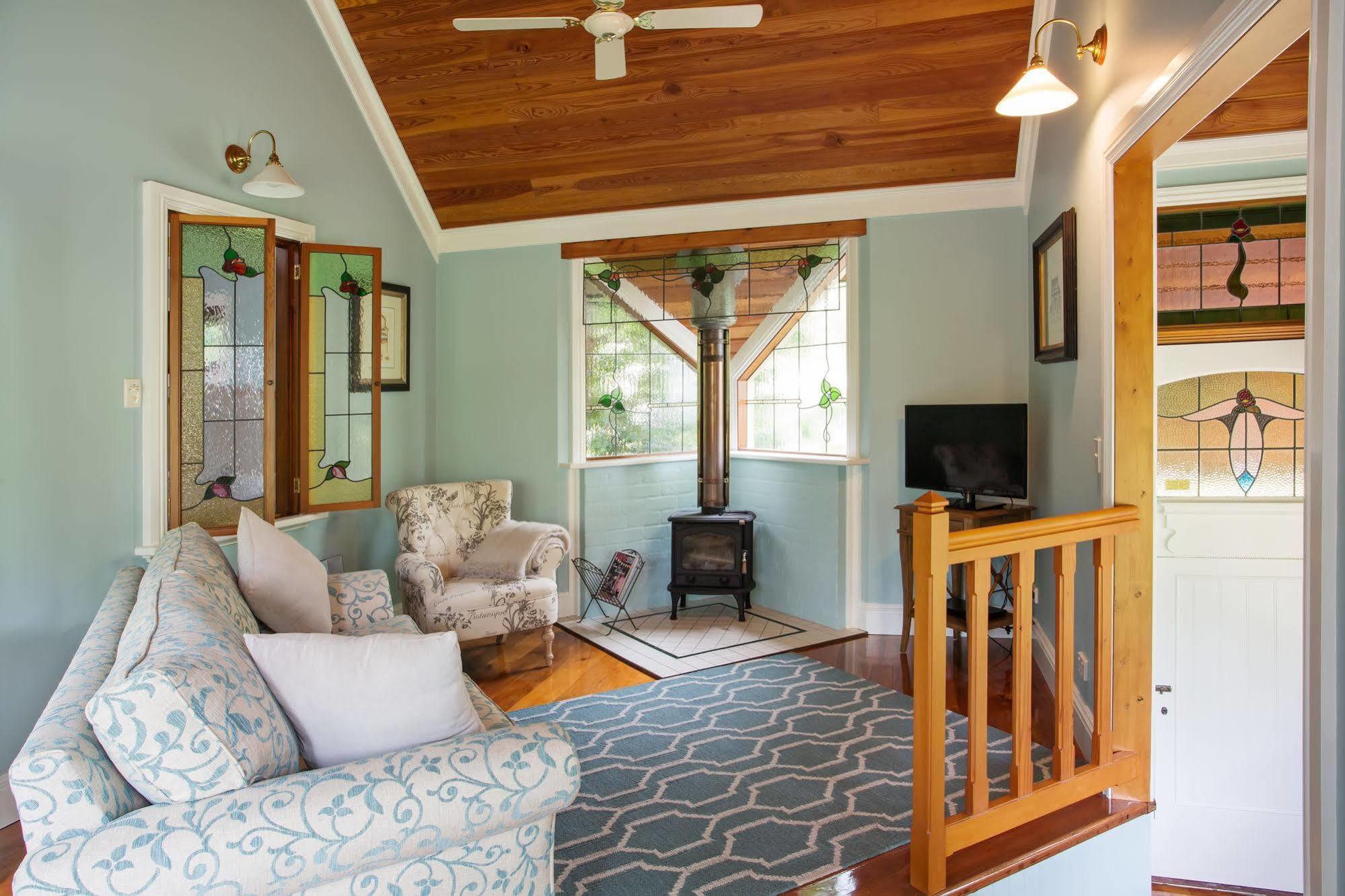 Oak Tree Bed & Breakfast 4*
